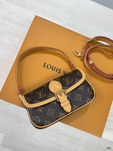 Load image into Gallery viewer, LB1458 LV Nano Diane Bag / 19 x 10.5 x 6 cm
