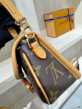 Load image into Gallery viewer, LB1458 LV Nano Diane Bag / 19 x 10.5 x 6 cm
