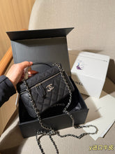Load image into Gallery viewer, CC1399 Chanel 25C LP Box Bag / 19 x 12 x 5 cm
