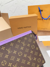 Load image into Gallery viewer, LB897 Pochette Voyage MM / 10.6 x 8.3 x 2.4 inches
