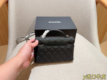 Load image into Gallery viewer, CC1399 Chanel 25C LP Box Bag / 19 x 12 x 5 cm
