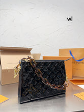 Load image into Gallery viewer, LB869 Coussin PM / 10.2 x 7.9 x 4.7 inches
