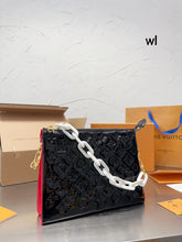 Load image into Gallery viewer, LB869 Coussin PM / 10.2 x 7.9 x 4.7 inches
