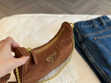 Load image into Gallery viewer, PD310 Prada Re-Edition 2005 Small Bag
