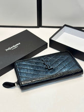 Load image into Gallery viewer, YSK325 Large Zip Wallet / 7.5 x 4.3 x 1 INCHES
