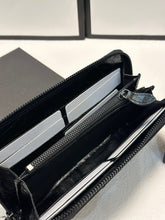 Load image into Gallery viewer, YSK325 Large Zip Wallet / 7.5 x 4.3 x 1 INCHES
