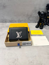 Load image into Gallery viewer, LB948 Compact Wallet / 4.3 x 3.3 x 1.4 inches
