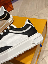 Load image into Gallery viewer, SE1130 LB Time Out Sneaker / Size5-10
