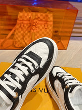 Load image into Gallery viewer, SE1130 LB Time Out Sneaker / Size5-10
