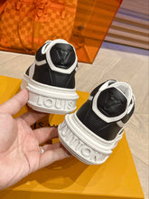 Load image into Gallery viewer, SE1130 LB Time Out Sneaker / Size5-10
