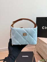 Load image into Gallery viewer, CC1405 Chanel 25A Haze Blue Vanity Case / 16cm
