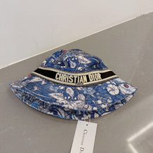 Load image into Gallery viewer, JW739 DR Bucket Hats
