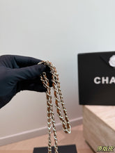 Load image into Gallery viewer, CC1405 Chanel 25A Haze Blue Vanity Case / 16cm
