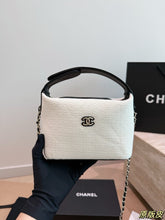 Load image into Gallery viewer, CC1406 Chanel 25A Vanity Case / Bouclé &amp; Leather / 16cm
