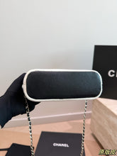 Load image into Gallery viewer, CC1406 Chanel 25A Vanity Case / Bouclé &amp; Leather / 16cm
