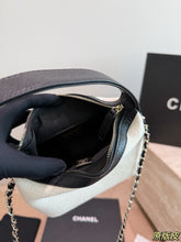 Load image into Gallery viewer, CC1406 Chanel 25A Vanity Case / Bouclé &amp; Leather / 16cm
