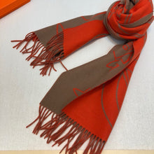 Load image into Gallery viewer, CLTH353 H Casaque Entrelacs Equestres Scarf / 40x195cm
