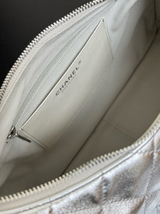 CC1143 Maxi Hobo Bag / HIGHEST QUALITY VERSION / 10.6 x 13.8 x 7.1in