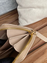 Load image into Gallery viewer, CC967 Classic Zipped Coin Purse / 2.9 × 4.3 × 0.8 in
