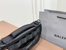 Load image into Gallery viewer, BCG074 Balenciaga ARMY Messenger Bag / 24x17 cm
