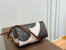 Load image into Gallery viewer, LB1459 LV Speedy Soft 30 Pillow Bag / 30 x 21 x 17 cm
