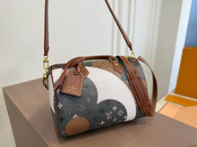 Load image into Gallery viewer, LB1459 LV Speedy Soft 30 Pillow Bag / 30 x 21 x 17 cm
