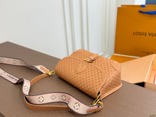 Load image into Gallery viewer, LB1460 LV Diane Baguette Bag / 25 x 15 cm
