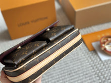 Load image into Gallery viewer, LB988 Vivacité / 9.8 x 5.9 x 3.1 inches
