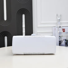 Load image into Gallery viewer, GY058 Saïgon Tote Bag / 13.4x6.3x9.8inch
