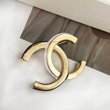 Load image into Gallery viewer, JW753 CC Brooch
