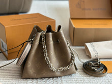 Load image into Gallery viewer, LB951 Bella / 7.5 x 8.7 x 5.5inches
