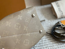 Load image into Gallery viewer, LB951 Bella / 7.5 x 8.7 x 5.5inches
