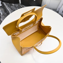 Load image into Gallery viewer, GY063 Saïgon Tote Bag / 13.4x6.3x9.8inch
