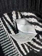 Load image into Gallery viewer, CLTH355 CC Sweater / SizeS/M/L
