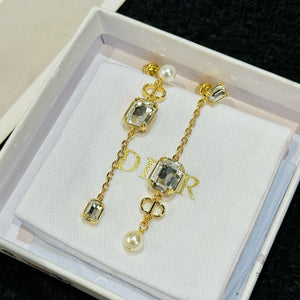 JW915 Petit CD Earrings