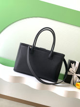 Load image into Gallery viewer, CC1416 Chanel Cerf Tote Medium / HIGHEST QUALITY VERSION / 36 x 24 x 14 cm
