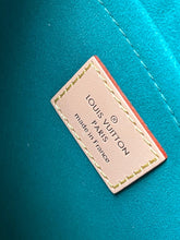 Load image into Gallery viewer, LB1046 Neverfull MM / HIGHEST QUALITY VERSION / 12.2 x 11 x 5.5 inches
