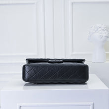 Load image into Gallery viewer, CC1080 2.55 Handbag / 6.3 x 9.4 x 3in
