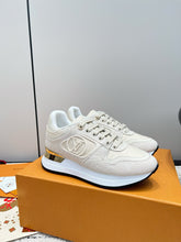 Load image into Gallery viewer, SE1728 LV Neo Run Away Sneaker / Size5-11
