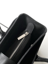 Load image into Gallery viewer, CC1416 Chanel Cerf Tote Medium / HIGHEST QUALITY VERSION / 36 x 24 x 14 cm
