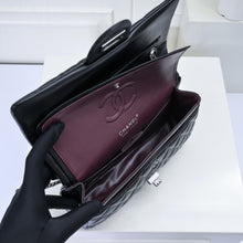Load image into Gallery viewer, CC1080 2.55 Handbag / 6.3 x 9.4 x 3in
