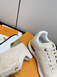 SE1728 LV Neo Run Away Sneaker / Size5-11