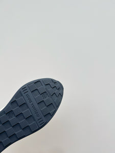 SE1728 LV Neo Run Away Sneaker / Size5-11
