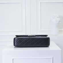 Load image into Gallery viewer, CC1081 2.55 Handbag / 6.3 x 9.4 x 3in
