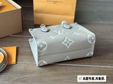 Load image into Gallery viewer, LB953 Onthego PM / 9.8 x 7.5 x 4.5inches
