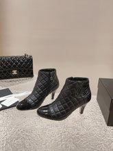 Load image into Gallery viewer, SE1204 CC Ankle Boots / Size4-10
