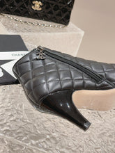 Load image into Gallery viewer, SE1204 CC Ankle Boots / Size4-10
