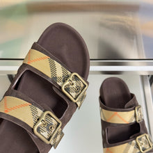 Load image into Gallery viewer, SE1473 Burberry Urchin Check Suede Sandals / Men's Size 8-14
