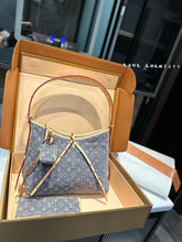 Load image into Gallery viewer, LB1216 CarryAll PM / 11.4 x 9.4 x 4.7 inches
