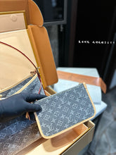 Load image into Gallery viewer, LB1216 CarryAll PM / 11.4 x 9.4 x 4.7 inches
